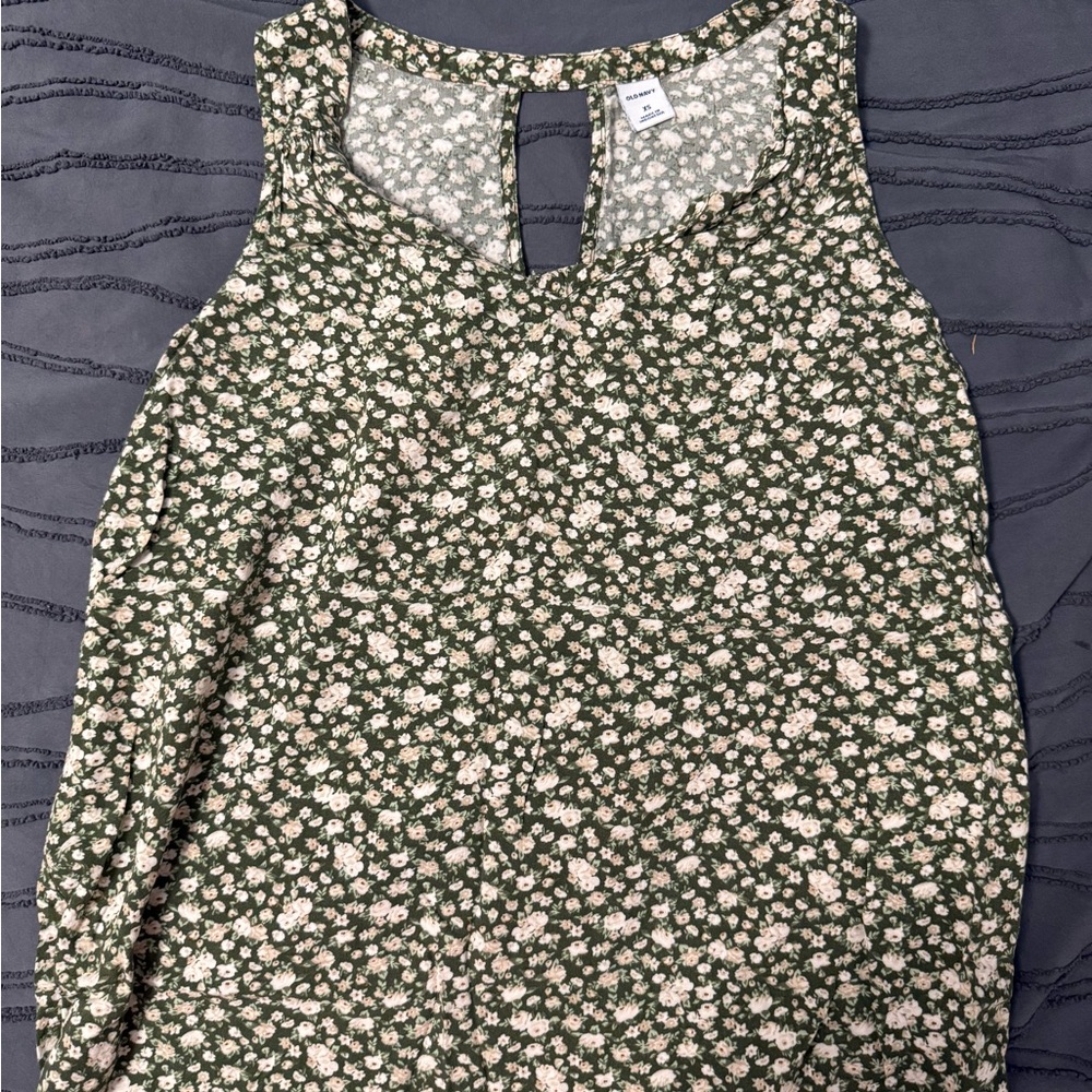 Black and White Floral Sleeveless Tank Top